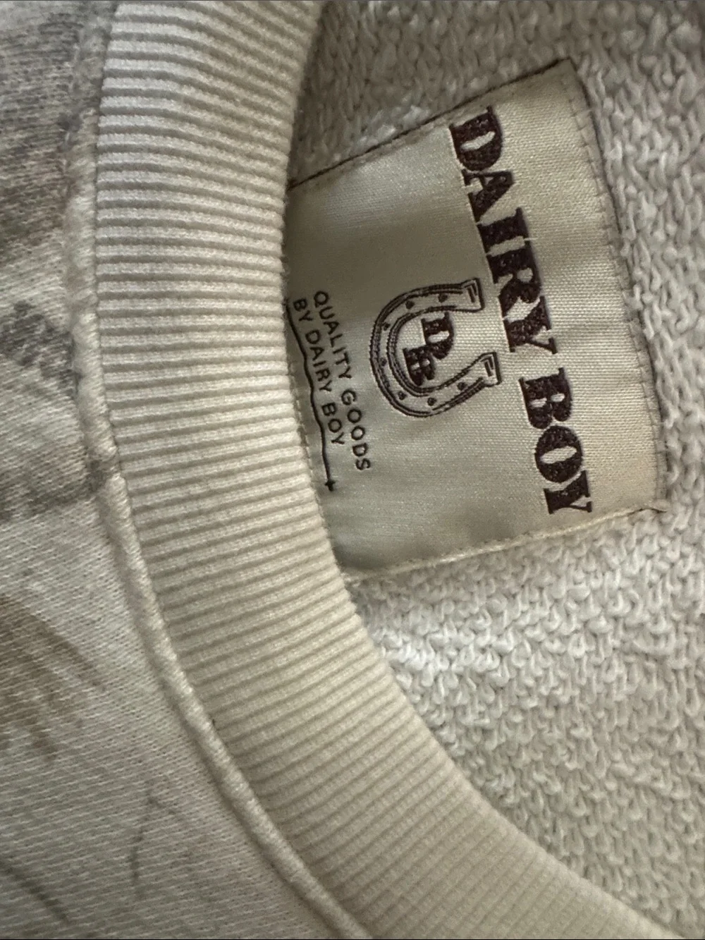 DAIRY BOY White Woodland Camo Crew, size Medium. EUC! - Picture 2 of 5